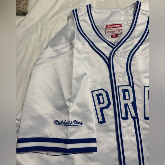 Supreme - Picture 9 of 16